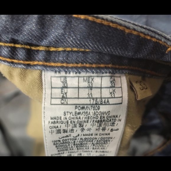 (M) Guess Medium Wash Jeans (Men) - Picture 5 of 10